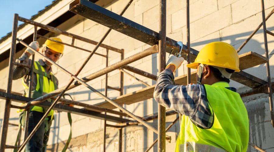 Expert new roof installation services in Fluvanna, TX